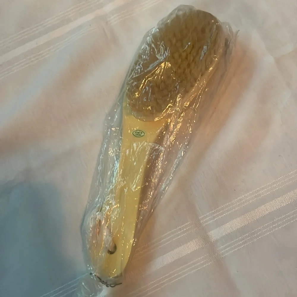 Oscar de la Renta Brush